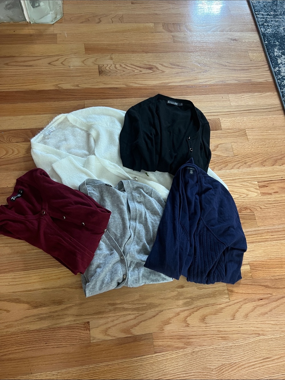 Sweater bundle - Picture 1 of 3